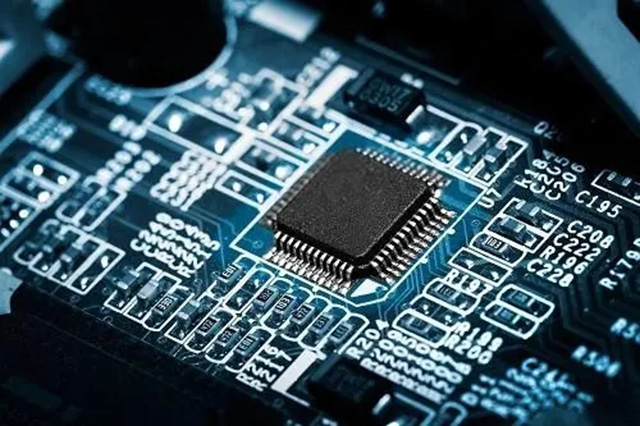 供應數字電源控制器、顯示控制器、熱插拔控制器、開關控制器